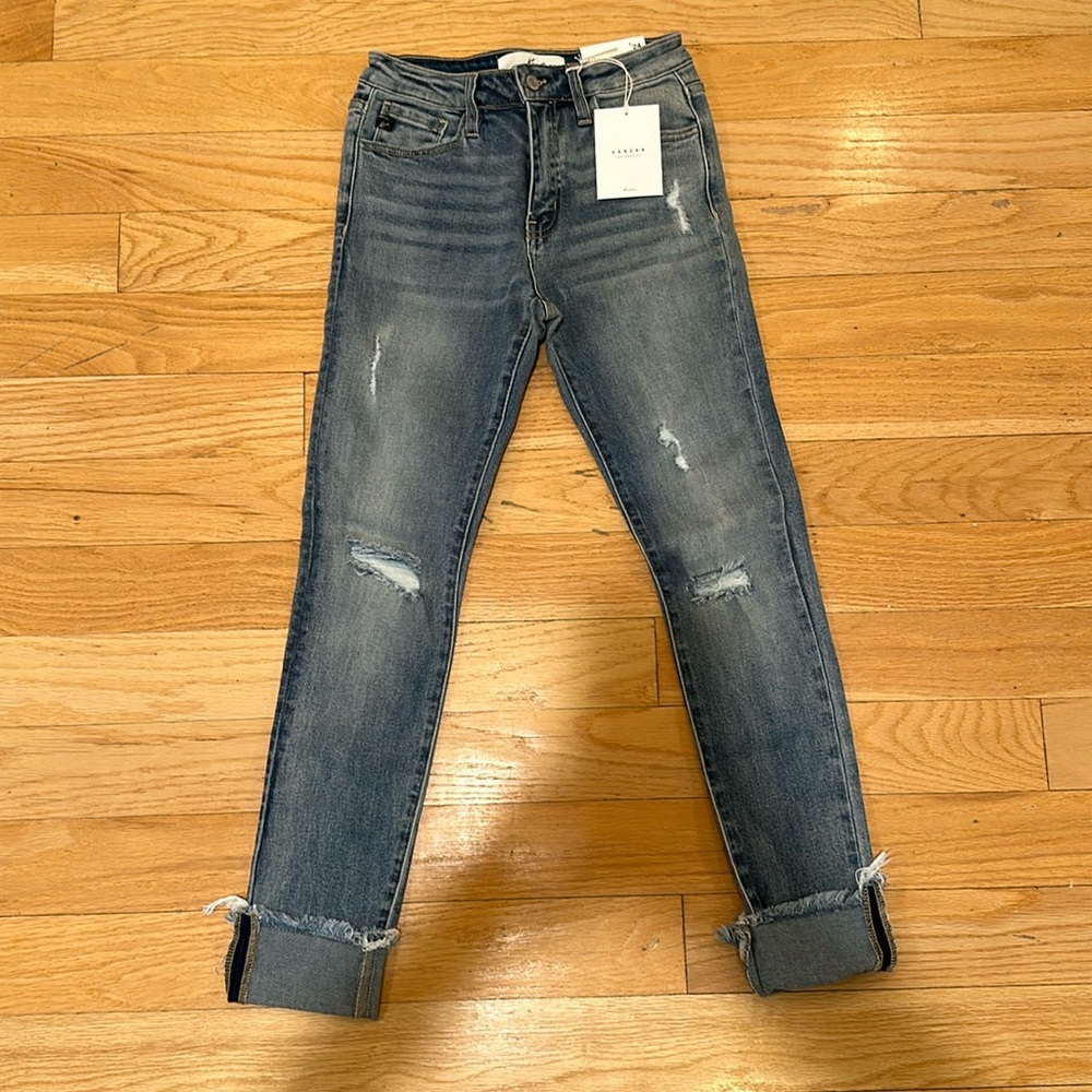 NWT Kan Can mid rise relaxed fit cuffed jeans